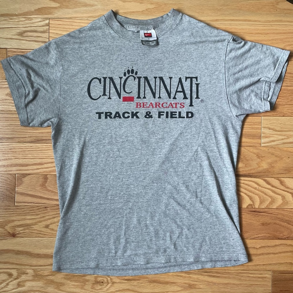 Vintage Nike 90s 80s Cincinatti Bearcats Shirt
